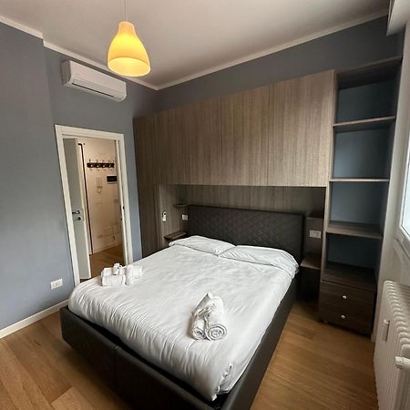 Metro Famagosta - Modern Suite Free Wifi & Parking มิลาน ภายนอก รูปภาพ