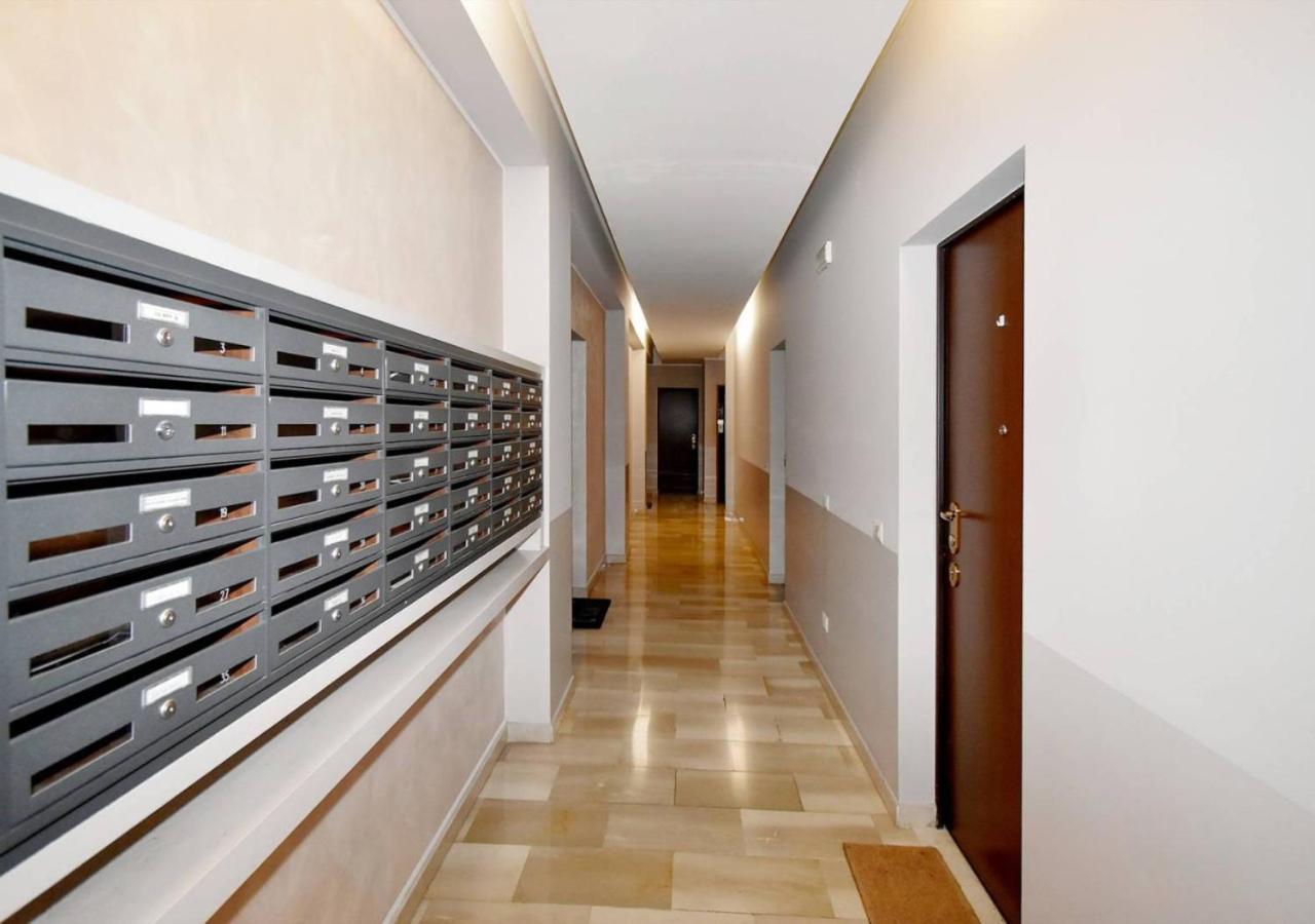 Metro Famagosta - Modern Suite Free Wifi & Parking มิลาน ภายนอก รูปภาพ